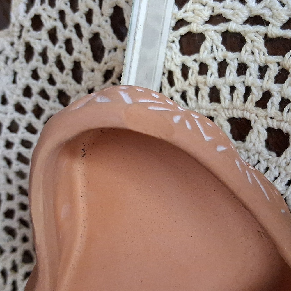 Vintage Heart-Shaped Decorative Box - Picture 3 of 4